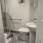 Apartament & Stylish, Two Bed, Two Bath *