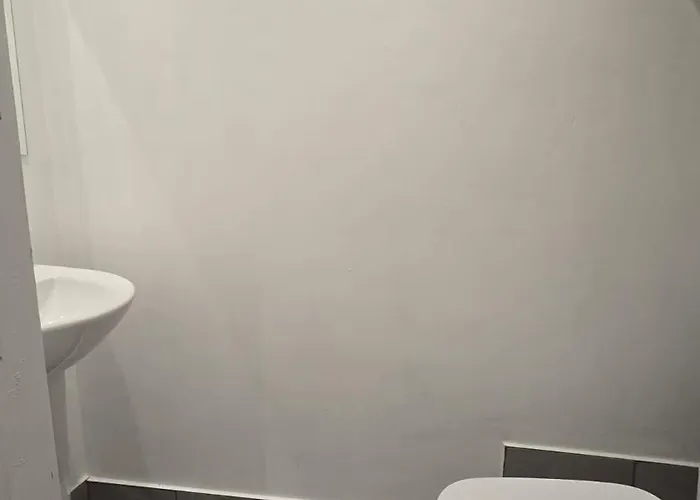 & Stylish, Two Bed, Two Bath Apartament Galway