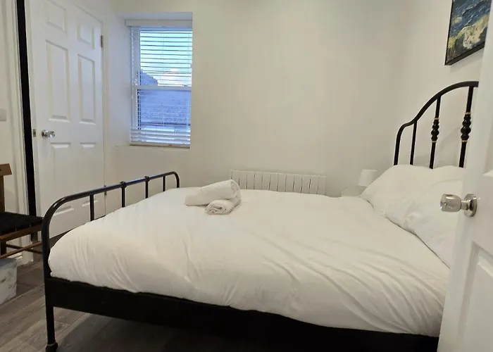 & Stylish, Two Bed, Two Bath *