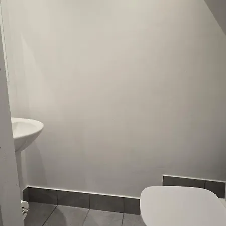 & Stylish, Two Bed, Two Bath Apartment Galway