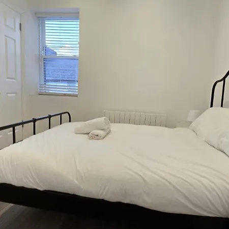 & Stylish, Two Bed, Two Bath *