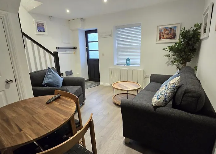 & Stylish, Two Bed, Two Bath * Galway